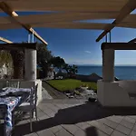 Paola Caposuvero Villa *