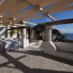 Paola Caposuvero